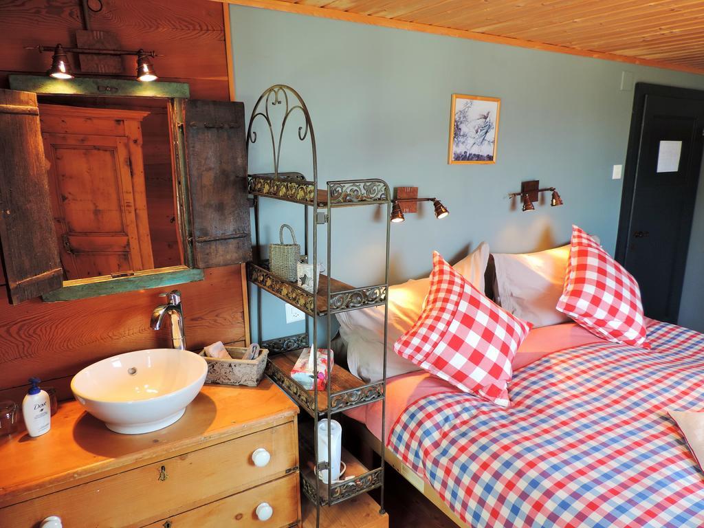 La Demeure Des Elfes Bed & Breakfast Albinen Rom bilde