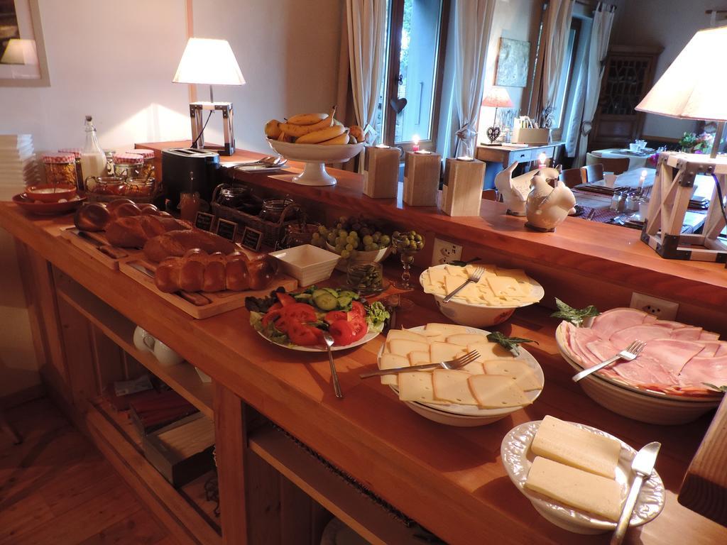 La Demeure Des Elfes Bed & Breakfast Albinen Eksteriør bilde