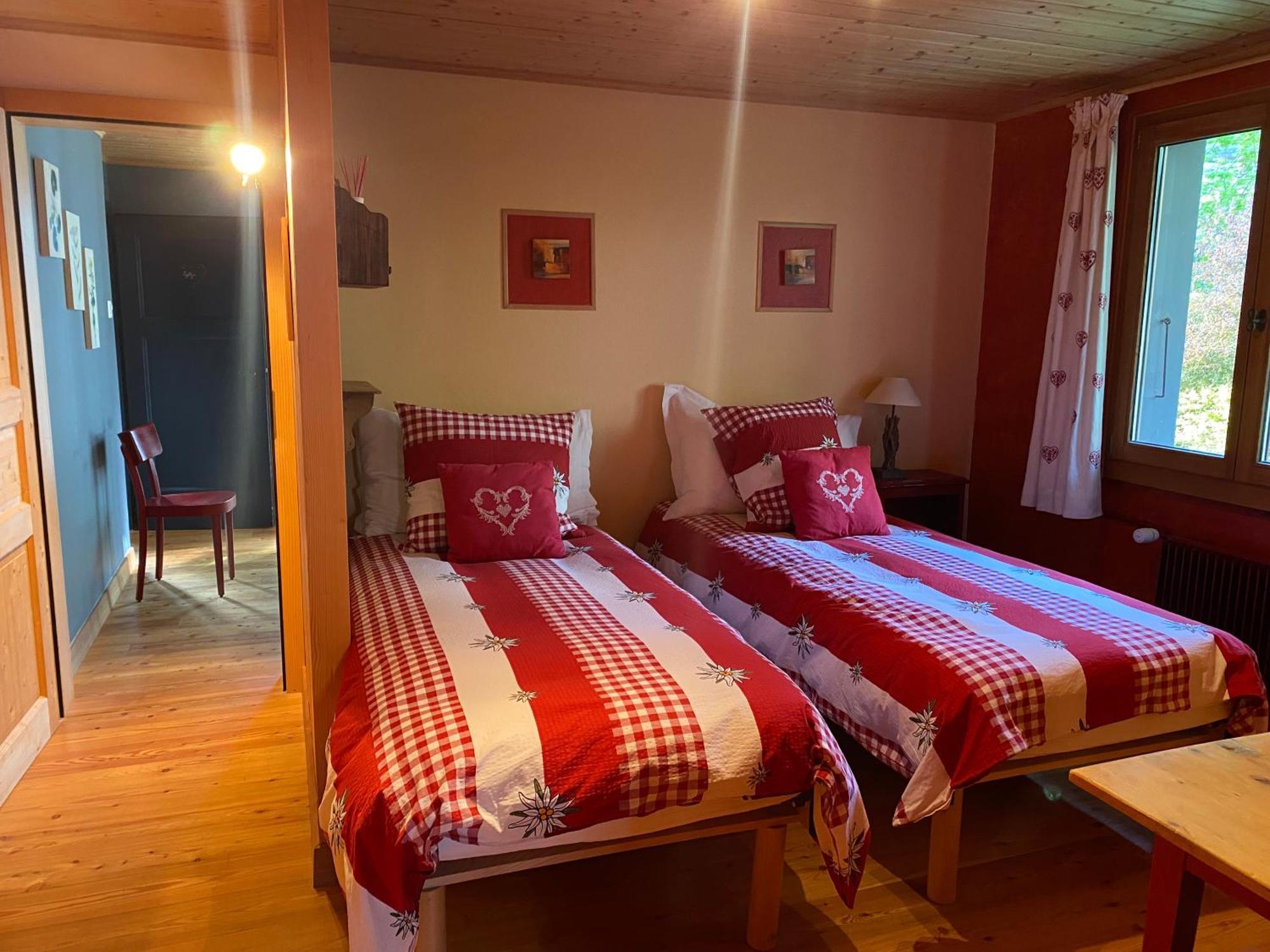 La Demeure Des Elfes Bed & Breakfast Albinen Eksteriør bilde